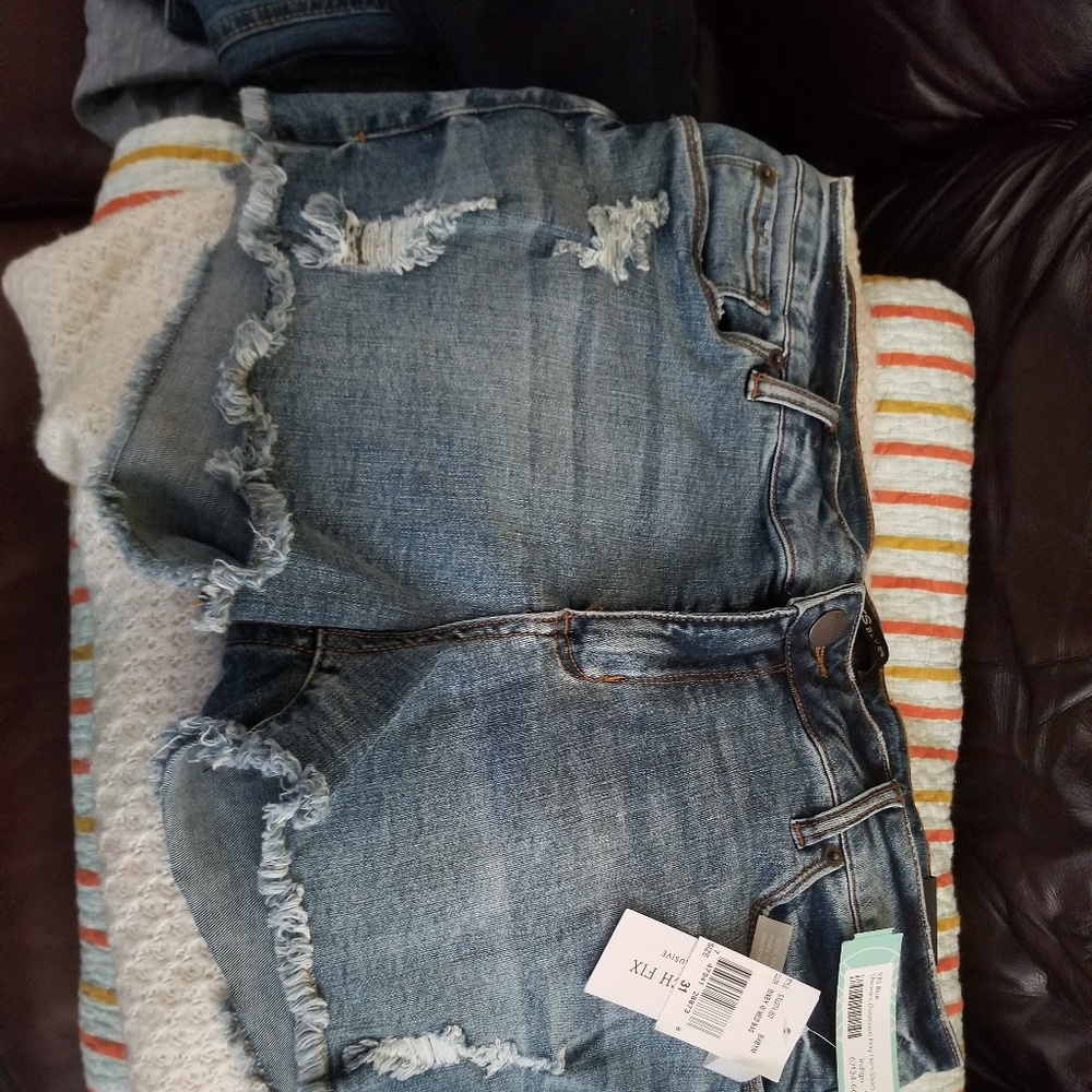 Shorts - Picture 2 of 2